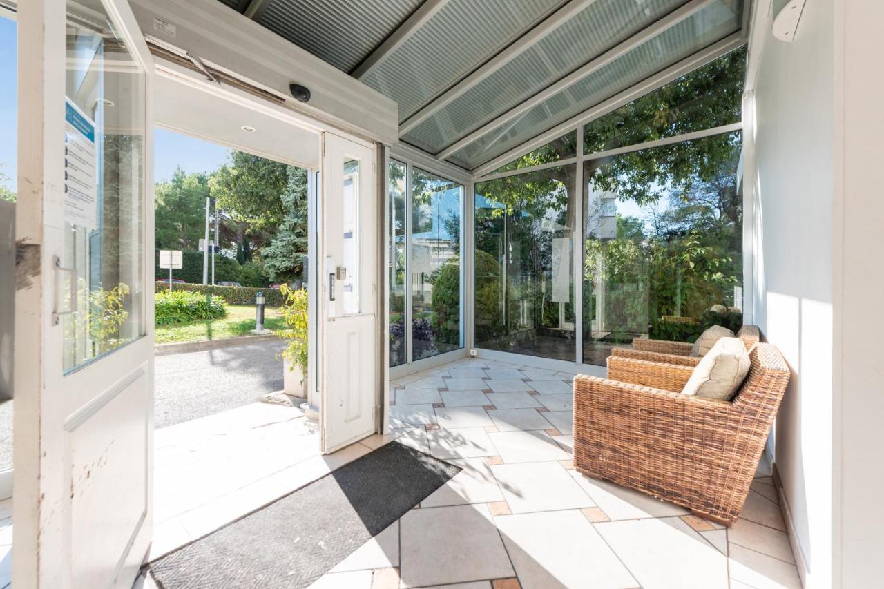 Residence Pierre & Vacances La Rostagne Juan-les-Pins Bagian luar foto