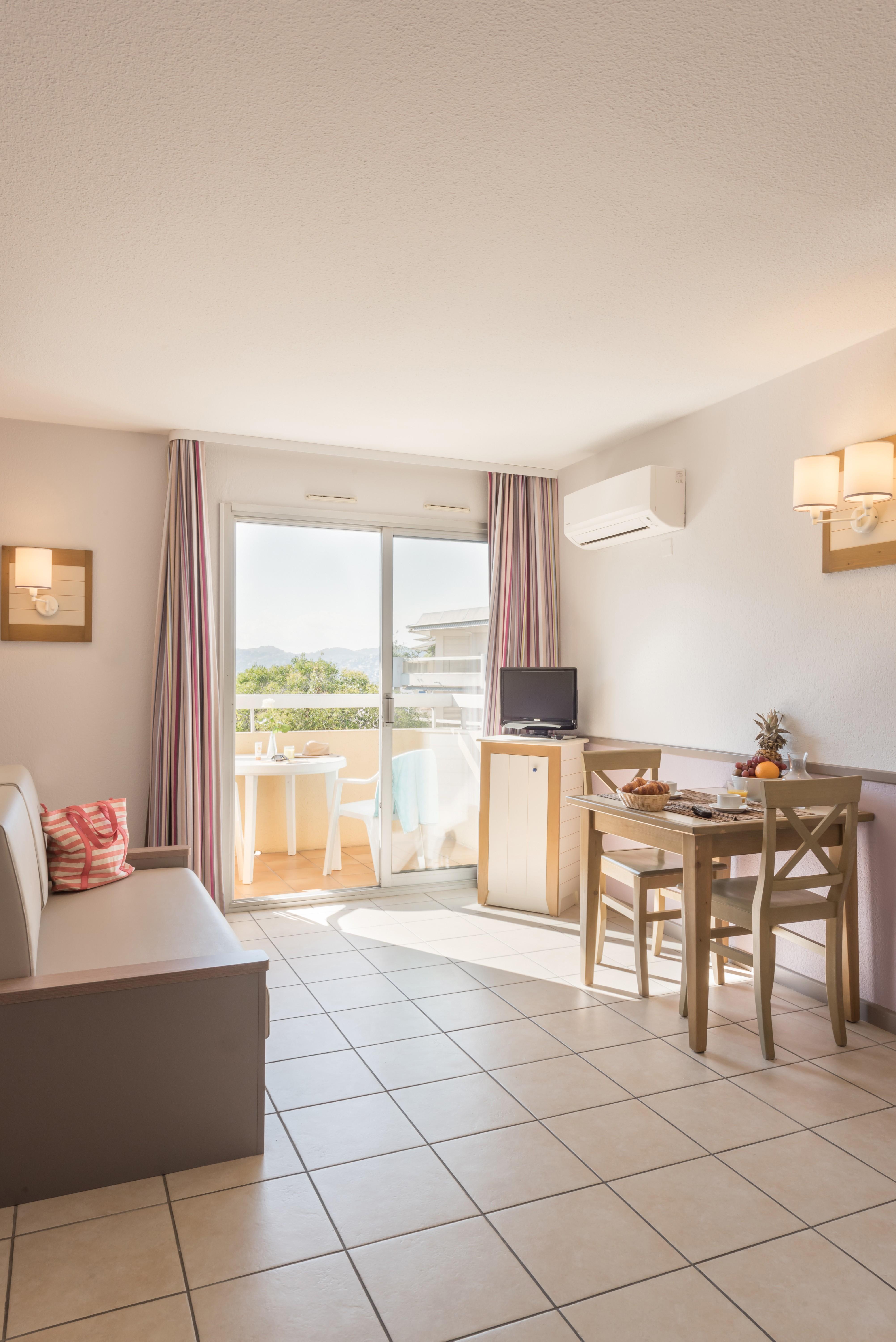 Residence Pierre & Vacances La Rostagne Juan-les-Pins Bagian luar foto