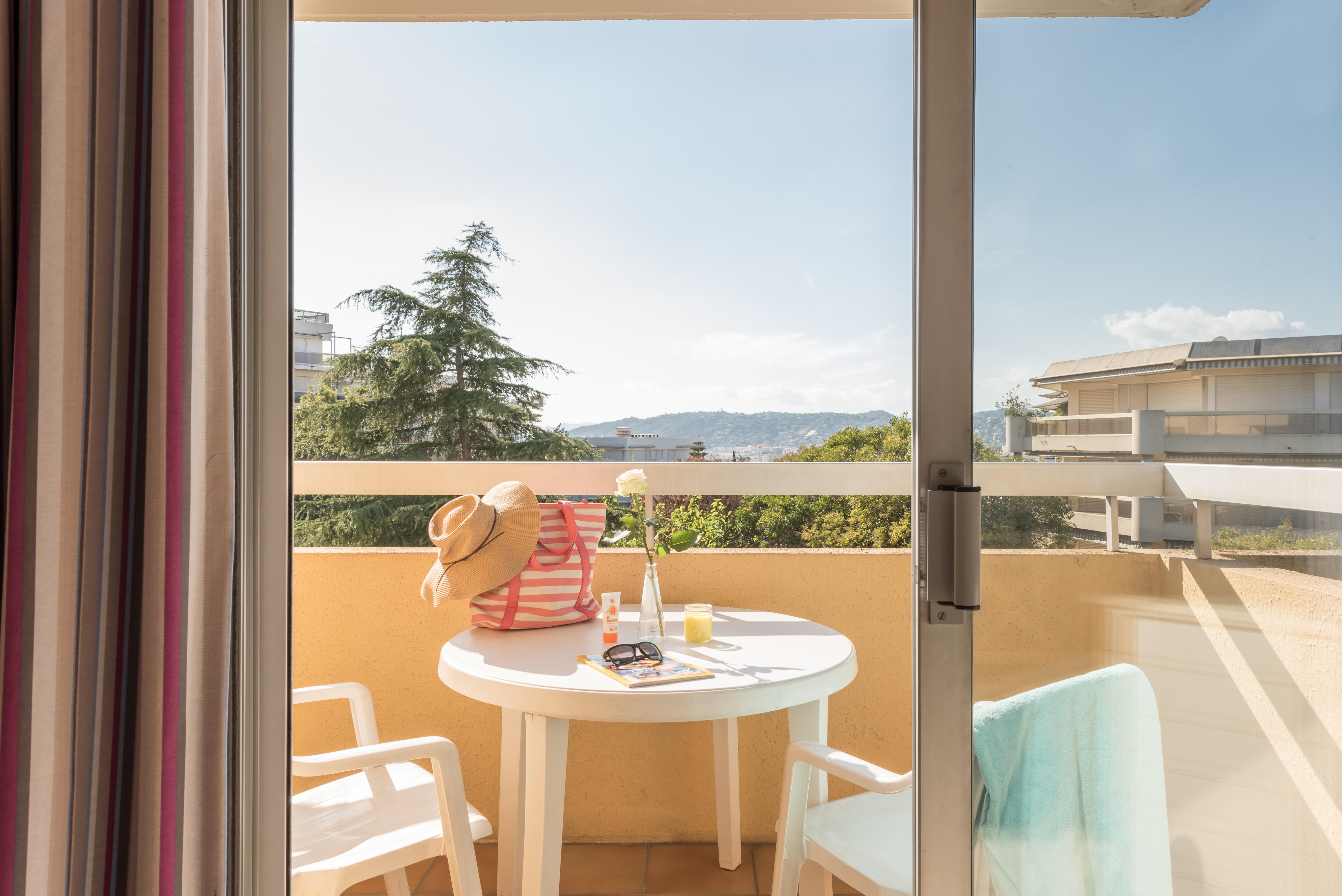 Residence Pierre & Vacances La Rostagne Juan-les-Pins Bagian luar foto