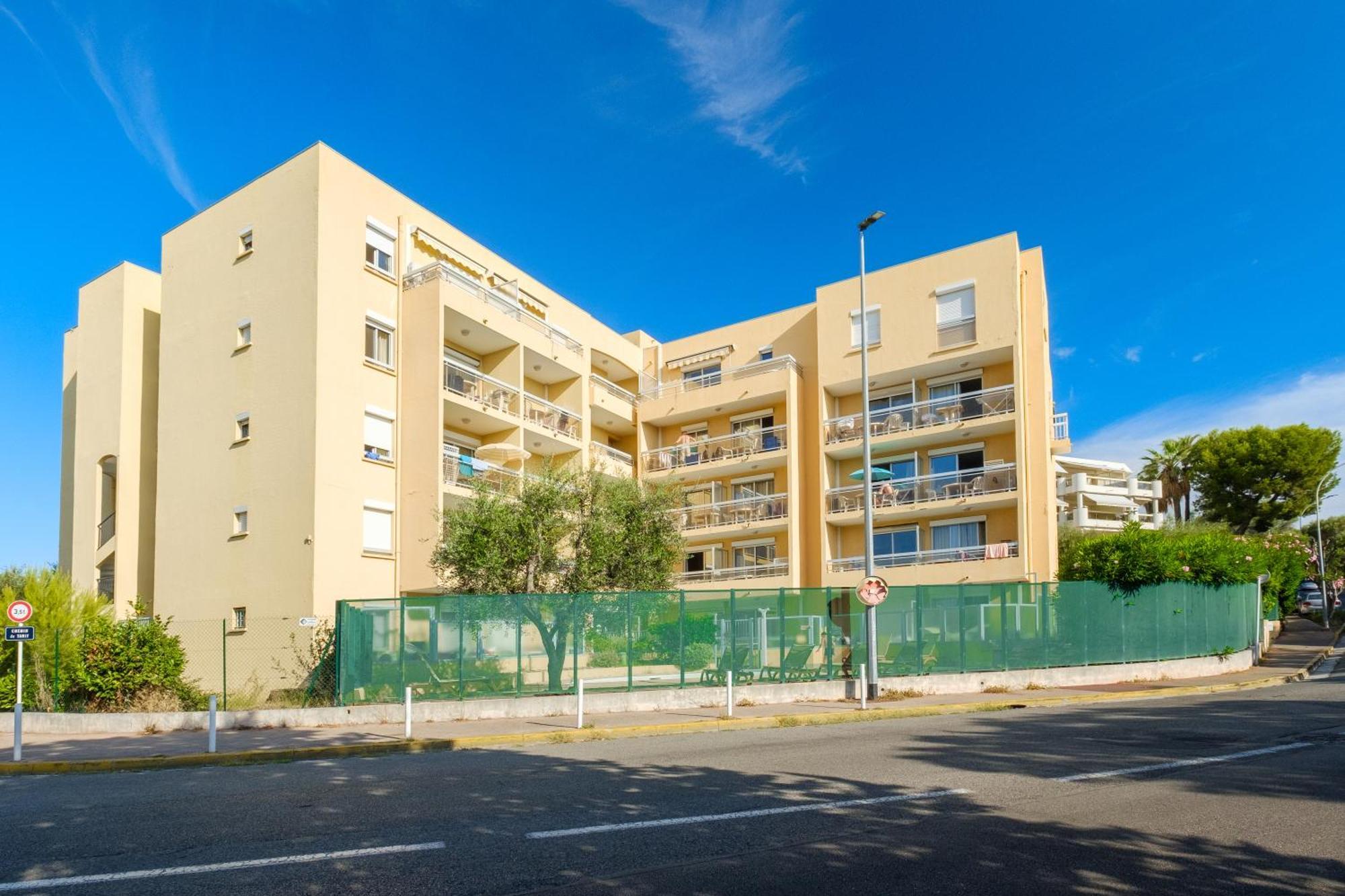 Residence Pierre & Vacances La Rostagne Juan-les-Pins Bagian luar foto