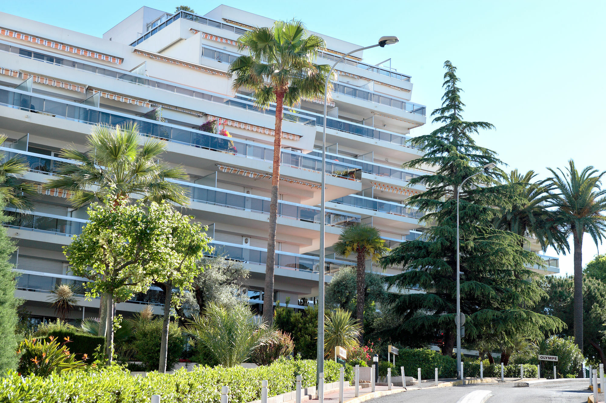 Residence Pierre & Vacances La Rostagne Juan-les-Pins Bagian luar foto