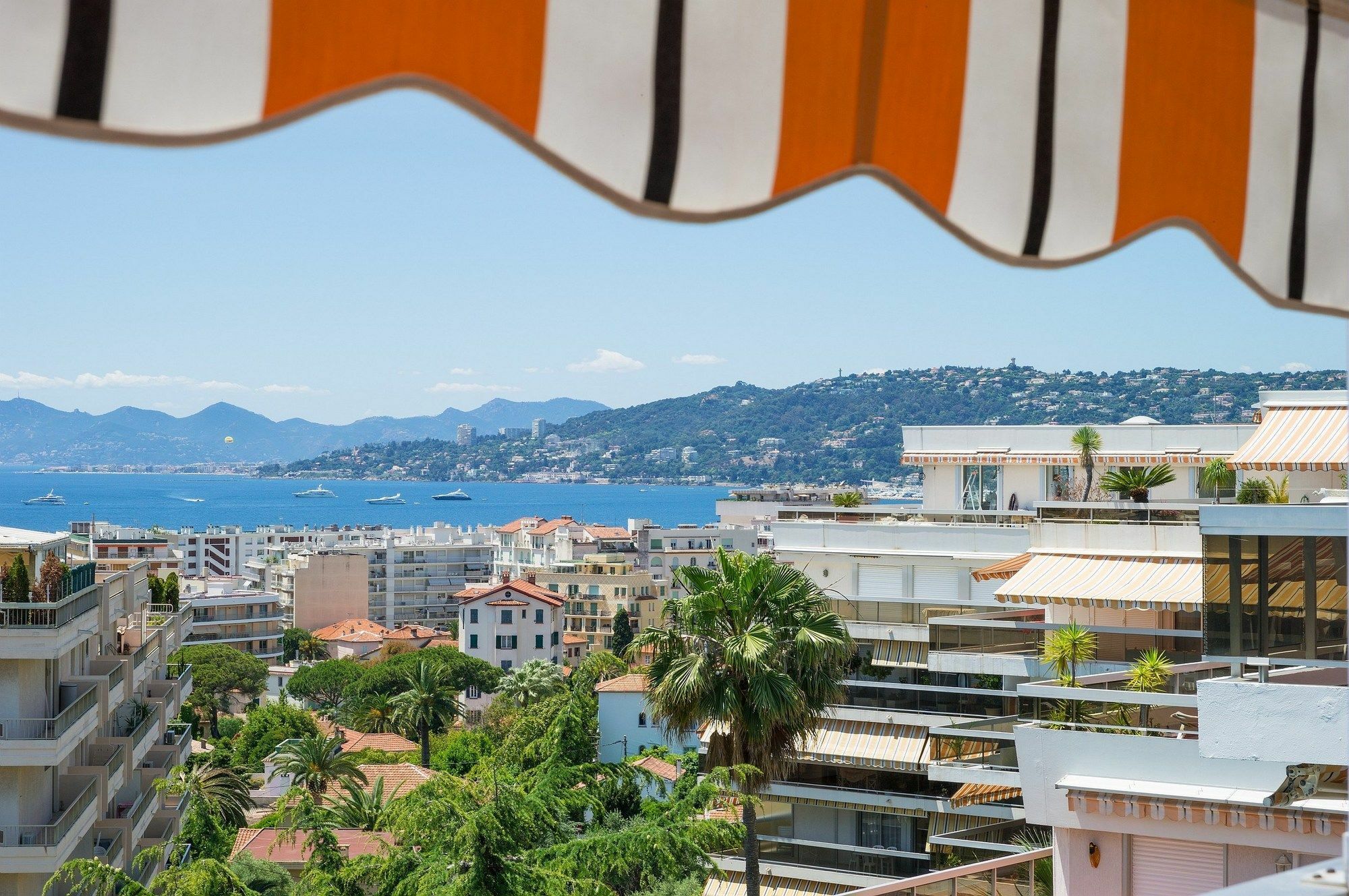 Residence Pierre & Vacances La Rostagne Juan-les-Pins Bagian luar foto